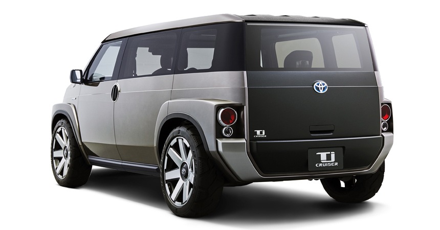 Toyota prezentēja SUV un furgona hibrīdu