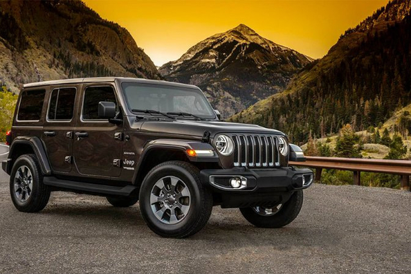 Jeep publicēja jaunā Wrangler apvidus auto interjera foto