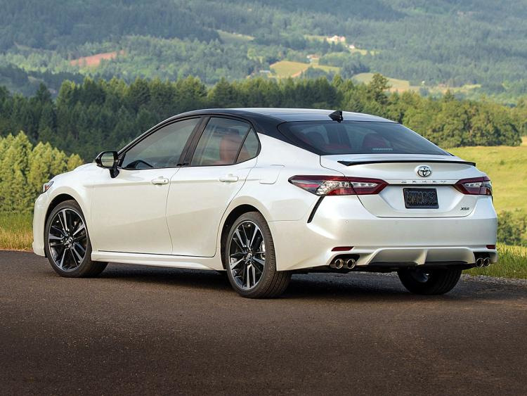 Toyota Camry 2018 modeļa gada apskats