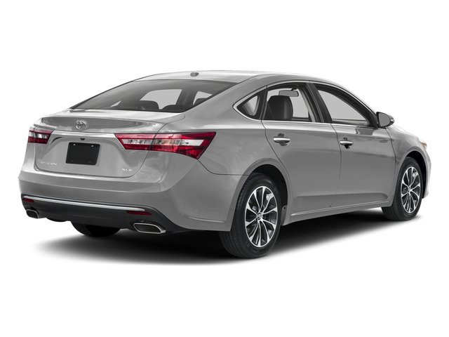 Toyota Avalon flagmaņa sedana apskats