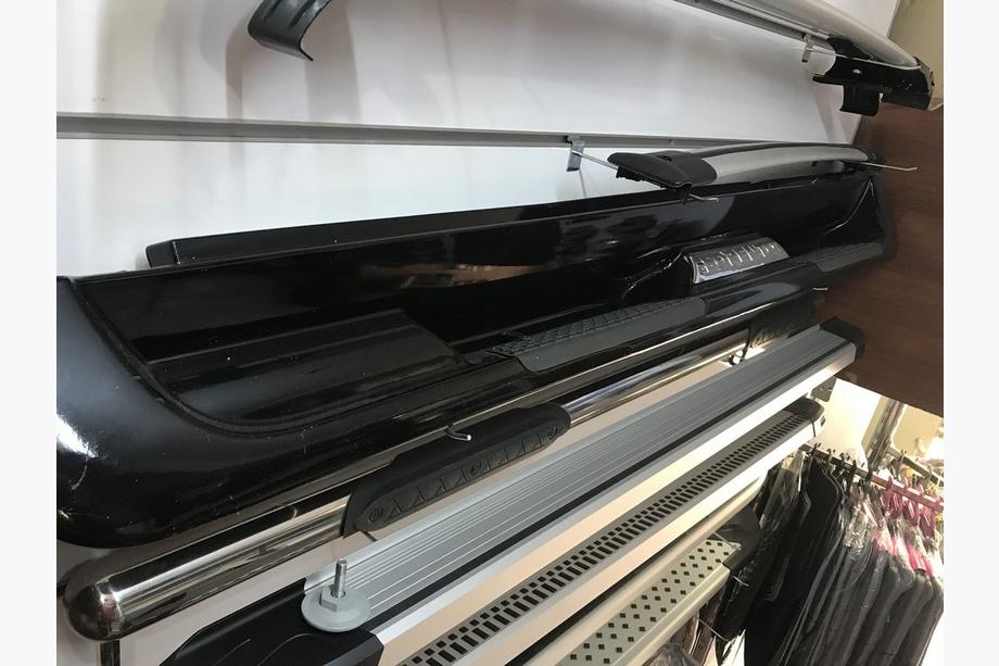 Kia Sorento I BL 2002–2009 Plastmasas sānu sliekšņi (plastmasa) S013, melni, 2007-2010 Foto 3