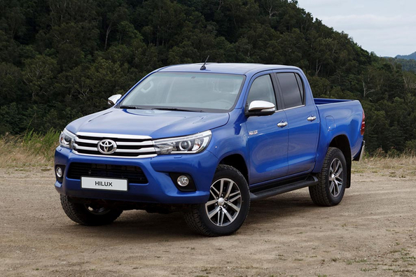 Toyota Hilux pikapa apskats