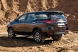 Toyota Fortuner 7-vietīgā apvidus auto apskats foto 2