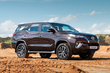 Toyota Fortuner 7-vietīgā apvidus auto apskats foto 3