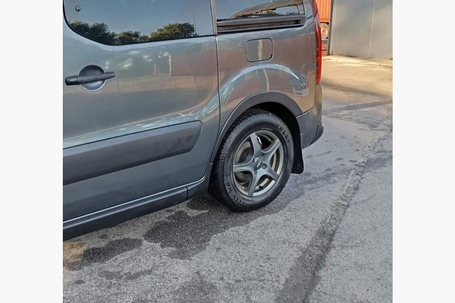 Citroen Berlingo 2008–2018 Riteņu arku uzlikas (4 gab., melnas) 2 sānu durvis, metāls Foto 5