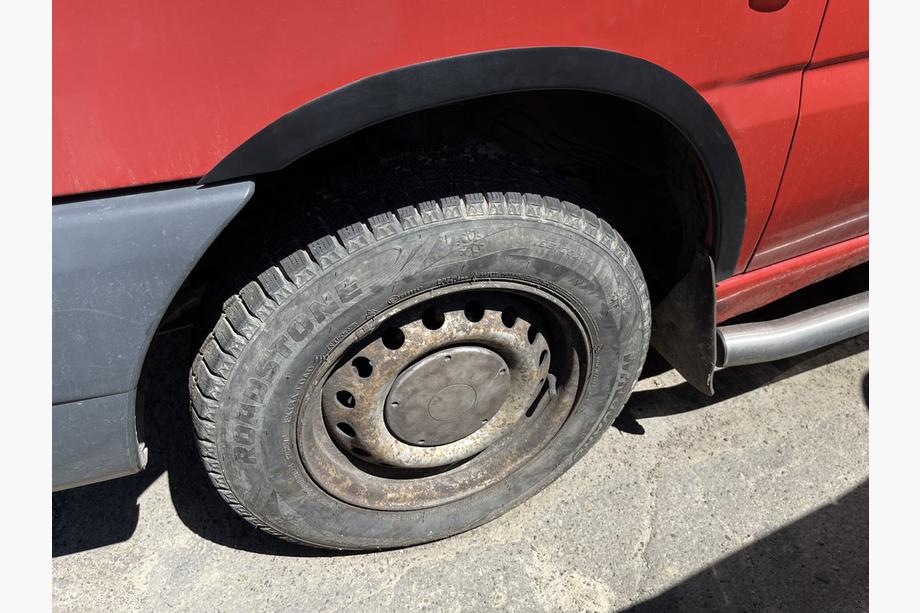 Mercedes Vito W638 1996–2003 Riteņu arku uzlikas (4 gab., melnas) Melns nerūsējošais tērauds Foto 2