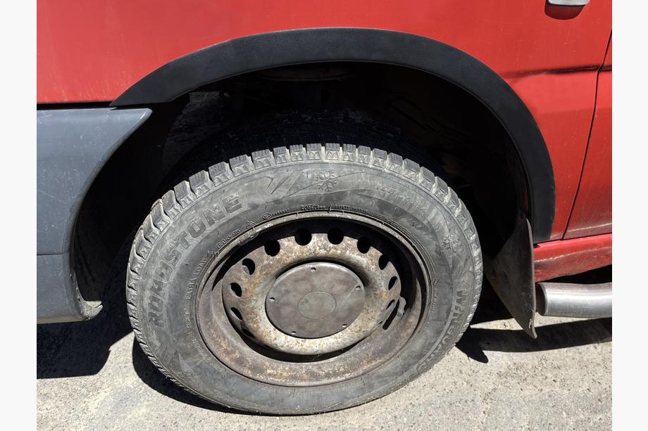Mercedes Vito W638 1996–2003 Riteņu arku uzlikas (4 gab., melnas) Melns nerūsējošais tērauds Foto 4