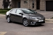 Populārā sedana Toyota Corolla apskats foto 2