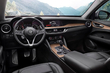 Alfa Romeo Stelvio krosovera apskats foto 5
