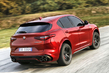 Alfa Romeo Stelvio krosovera apskats foto 3