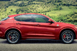 Alfa Romeo Stelvio krosovera apskats foto 2