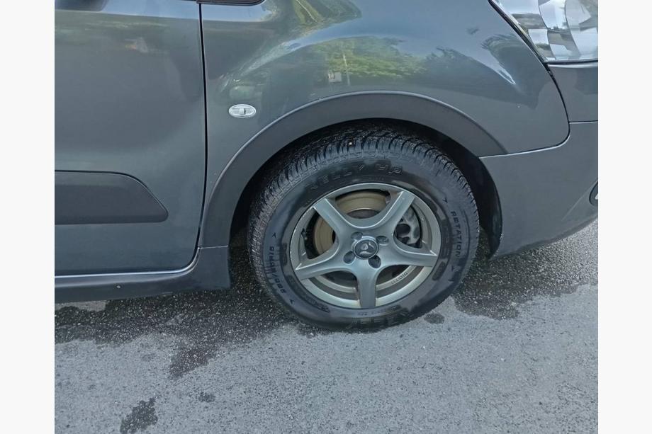 Peugeot Partner Tepee 2008–2018 Riteņu arku uzlikas (4 gab., melnas) XTR, 2 sānu durvis, metāls Foto 7