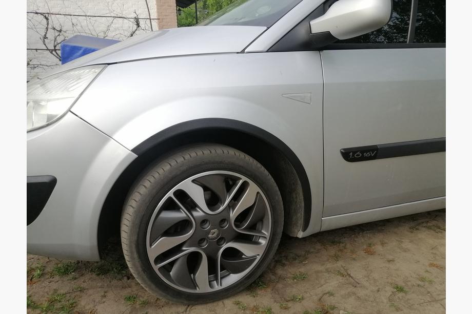 Renault Scenic/Grand 2003–2009 Riteņu arku uzlikas (4 gab., melnas) Image