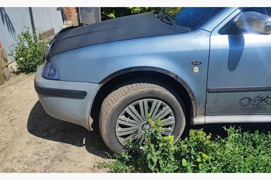 Skoda Octavia I Tour A4 1996–2010 Riteņu arku uzlikas (4 gab., melnas) Image