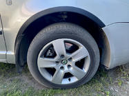 Skoda Superb 2001–2009 Riteņu arku uzlikas (4 gab., melnas) ABS plastmasa foto 5