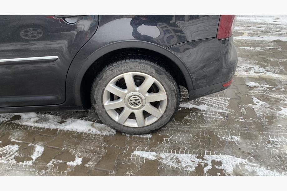 Volkswagen Touran 2003–2010 Riteņu arku uzlikas (4 gab., melnas) 2006-2010, plastmasas Foto 5