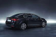 Atjauninātā Toyota Avensis sedana apskats foto 3