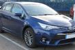 Atjauninātā Toyota Avensis sedana apskats foto 1