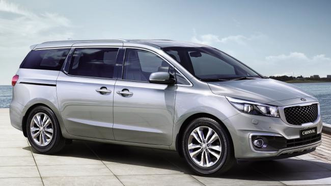 KIA Carnival minivena apskats
