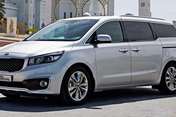 KIA Carnival minivena apskats