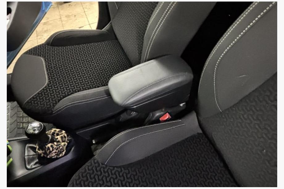 Citroen C-3 2009–2016 Roku balsts (ar plastmasas adapteri glāžu turētājam) Image