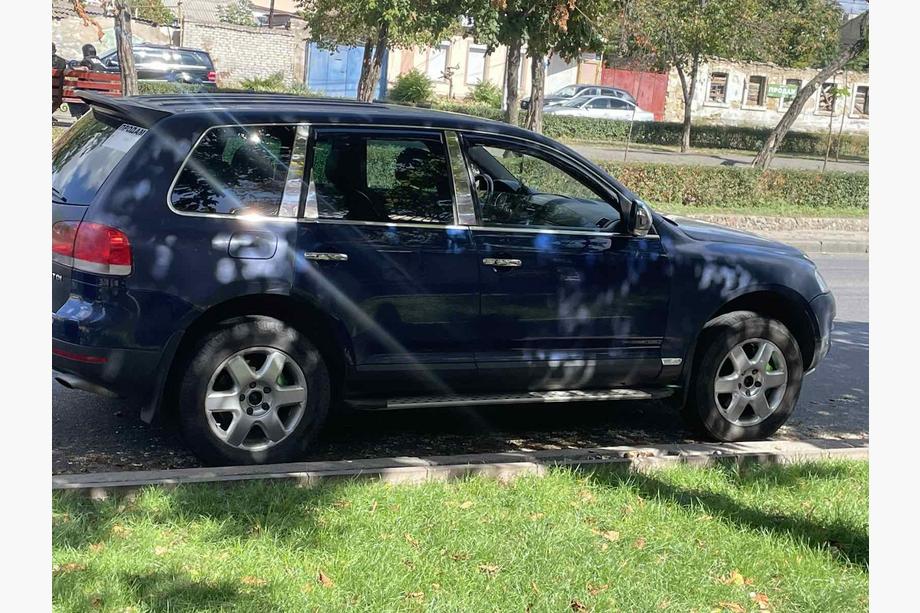 Volkswagen Touareg 2002–2010 Hroma uzlikas durvju statņiem (6 gab., nerūsējošais tērauds) Foto 4