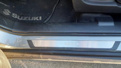 Suzuki SX4 2006–2013 Hromētas sliekšņu uzlikas (4 gab.) foto 1