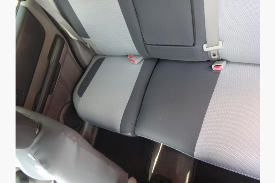 Nissan X-trail T30 2002–2007 Autosēdekļu pārvalki (mākslīgā āda↗audums, Premium) Foto 14