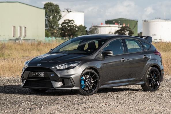 Ford Focus RS sportiskās hečbeka versijas apskats