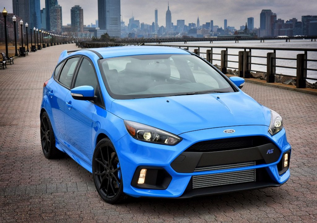 Ford Focus RS sportiskās hečbeka versijas apskats