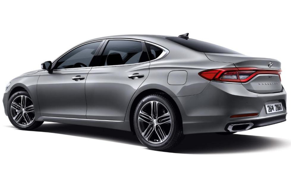 Jaunās paaudzes flagmaņa sedana Hyundai Grandeur apskats