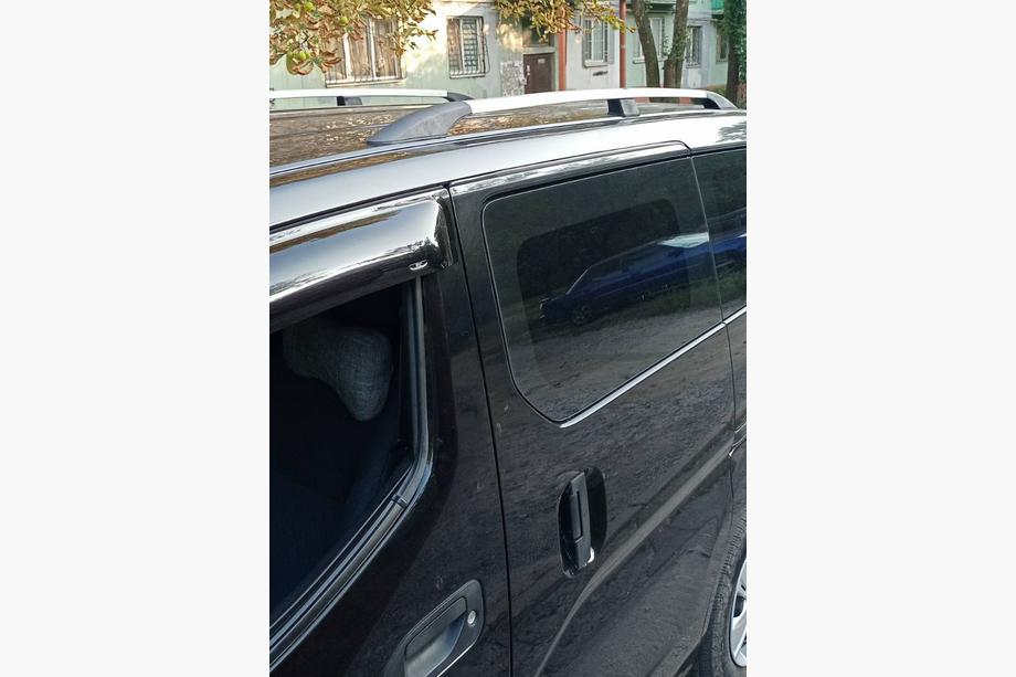 Nissan NV200 2009– Hromēti jumta reliņi Image