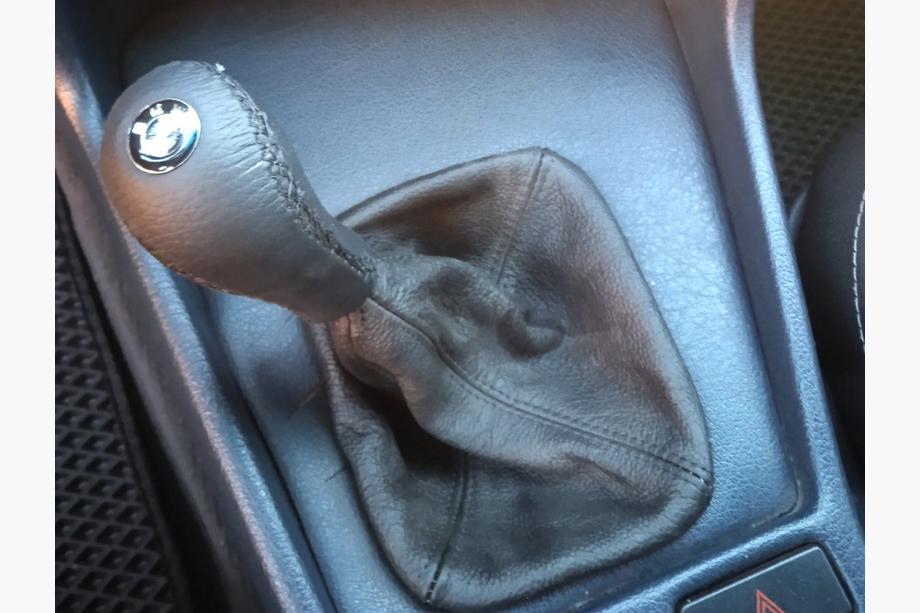 BMW 5. sērija E34 1988–1995 Pārnesumu pārslēga rokturis (āda) Image