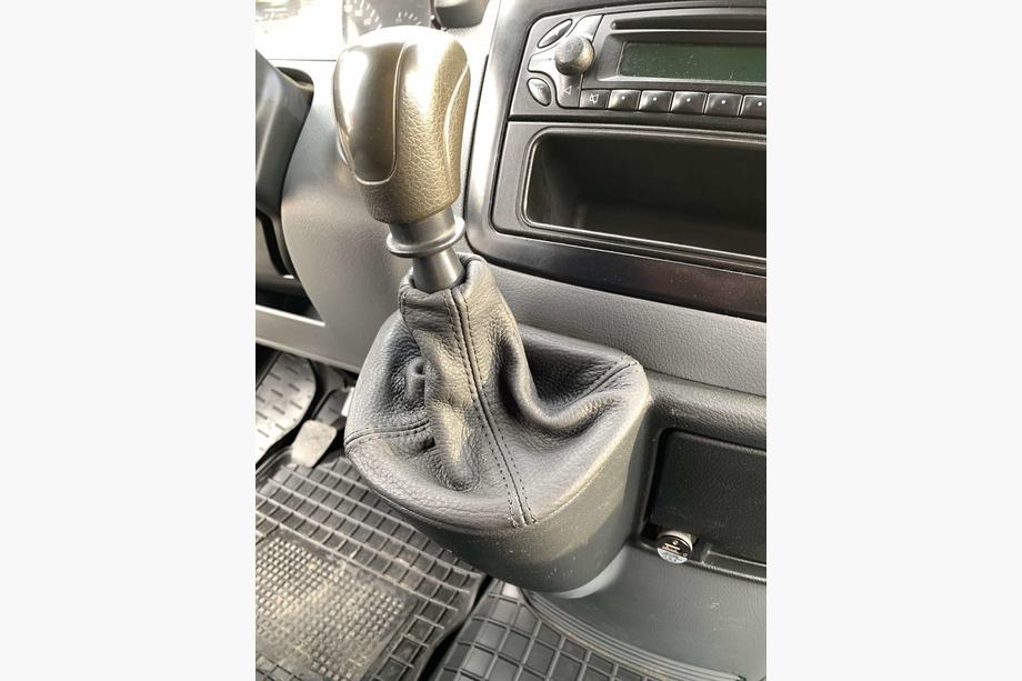 Mercedes Vito W639 2004–2014 Ādas pārnesumu sviras manžete Manuālā pārnesumkārba Image