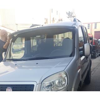 Vējstikla vizieris (melns spīdīgs, 5 mm) Fiat Doblo I 2001–2005 foto 3