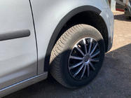 Volkswagen Caddy 2010–2015 Spārnu arku uzlikas (matēti melnas) Īsā bāze, 1 sānu (plastmasa) foto 8
