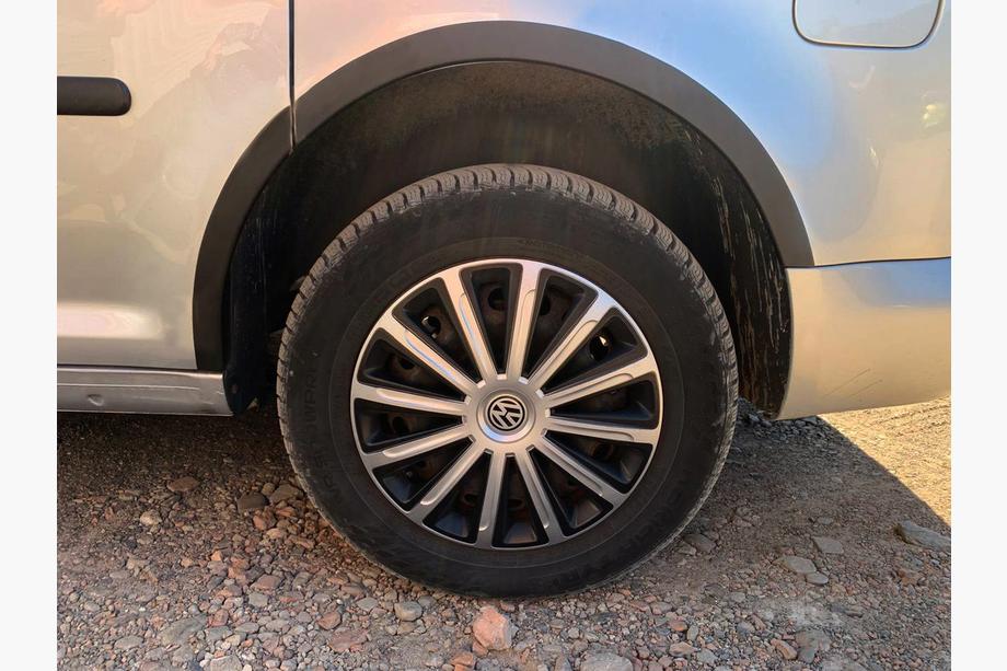 Volkswagen Caddy 2010–2015 Spārnu arku uzlikas (matēti melnas) Īsā bāze, 2 sānu (metāls) Foto 9