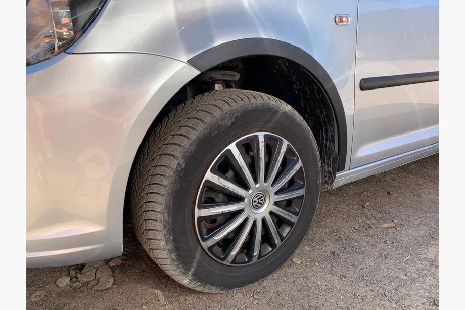 Volkswagen Caddy 2010–2015 Spārnu arku uzlikas (matēti melnas) Īsā bāze, 2 sānu (metāls) Foto 14