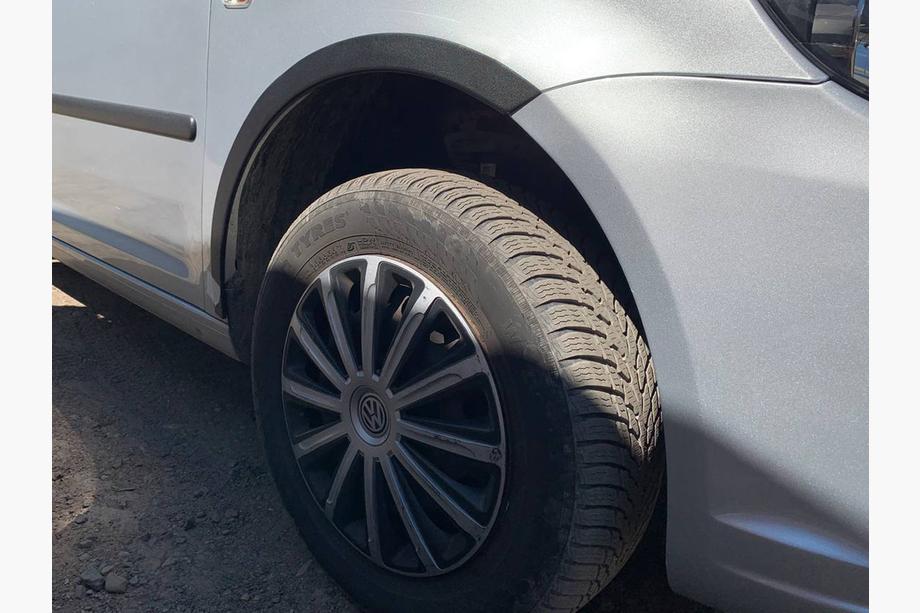 Volkswagen Caddy 2010–2015 Spārnu arku uzlikas (matēti melnas) Īsā bāze, 2 sānu (metāls) Foto 4