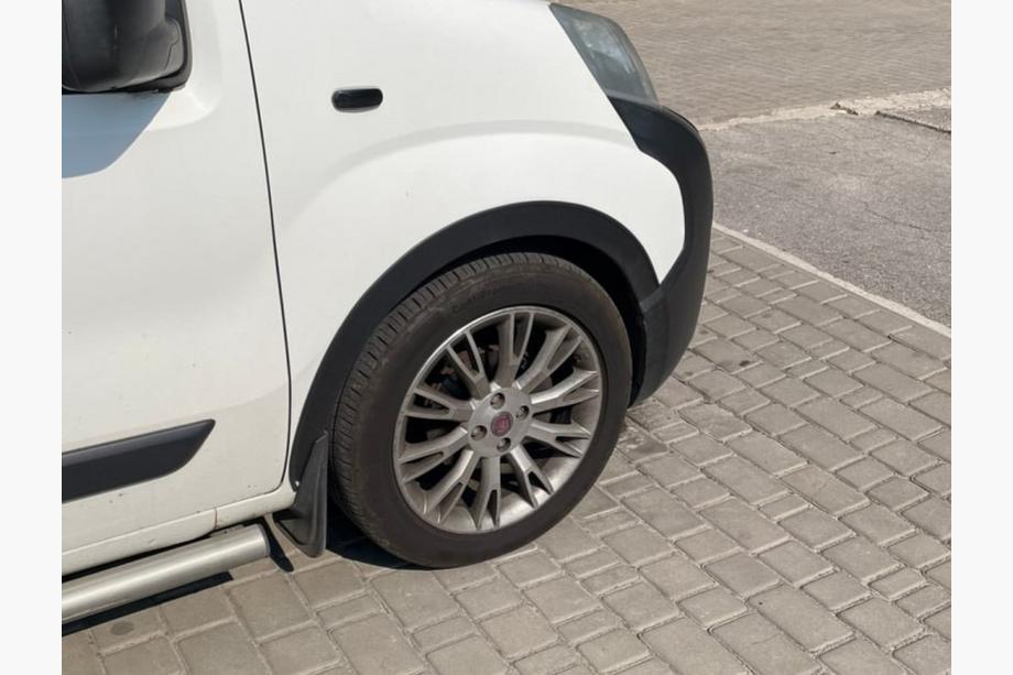 Fiat Fiorino/Qubo 2008–2024 Riteņu arku uzlikas (4 gab., melnas) 1 sānu durvis, metāla Foto 3