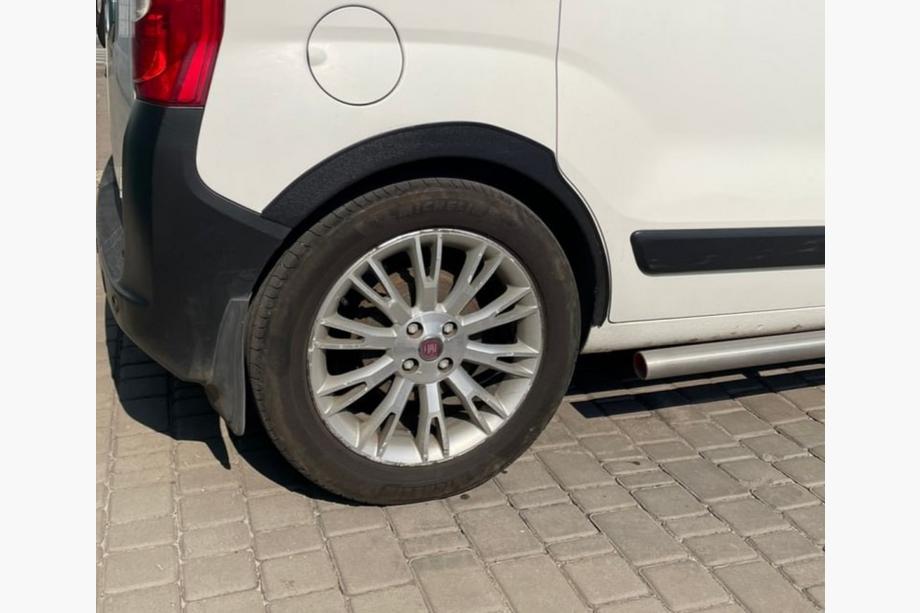 Fiat Fiorino/Qubo 2008–2024 Riteņu arku uzlikas (4 gab., melnas) 1 sānu durvis, metāla Foto 4