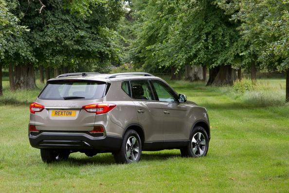 SsangYong Rexton trešās paaudzes krosovera apskats Foto 2