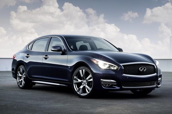 Biznesa klases sedans Infiniti Q70