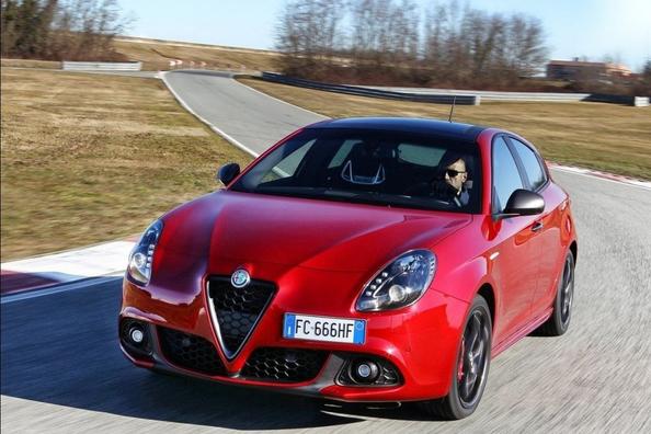 Alfa Romeo Giulietta piecdurvju hečbeka apskats