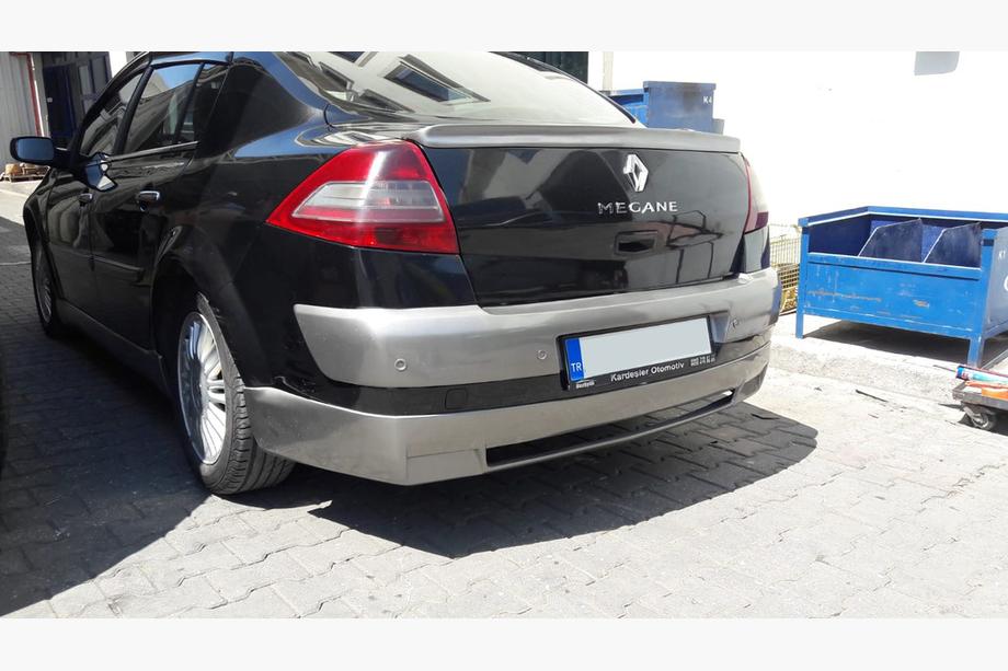 Renault Megane II 2004–2009 Aizmugurējais difuzors (krāsošanai) Foto 2