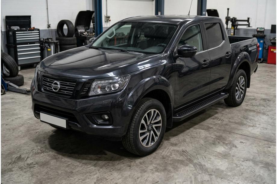 Nissan Navara/NP300 2016– Sānu kāpšļi Allmond Black (2 gab., alumīnijs) Foto 1