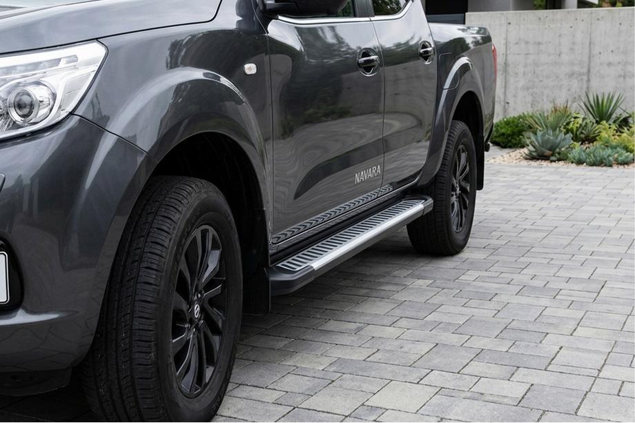 Nissan Navara/NP300 2016– Sānu sliekšņi Line (2 gab., alumīnija) Image