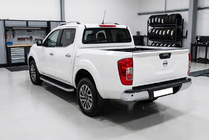 Nissan Navara/NP300 2016– Sānu sliekšņi Tayga Grey (2 gab., alumīnijs) foto 1