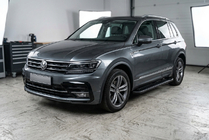 Volkswagen Tiguan 2016–2023 Sānu pakāpieni Allmond Black (2 gab., alumīnijs) foto 1