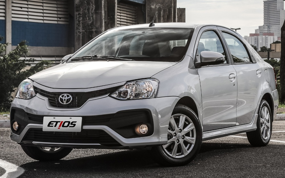 Budžeta sedana Toyota Etios apskats